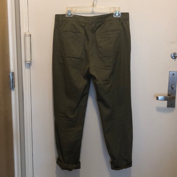 Olive green BDG trousers, lightly worn, size 28. - Picture 4 of 5